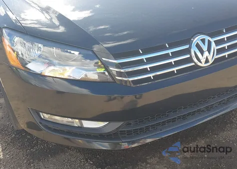 2013 Volkswagen Passat 3.6L V6 Sel Premium z USA, uszkodzony, nr VIN 1VWCM7A33DC124171